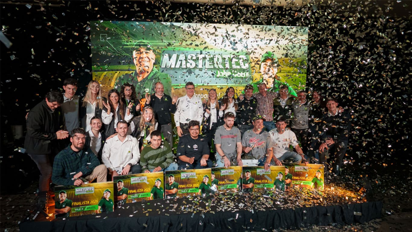 Foto de la semifinal del Mastertec, con los participantes juntos.
