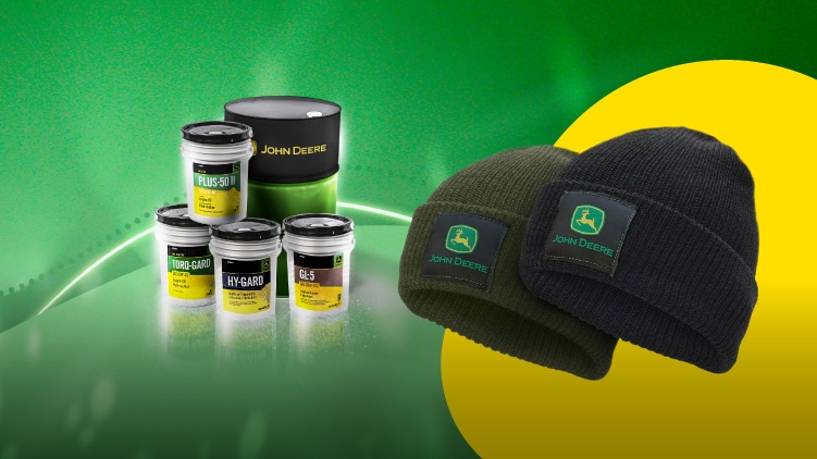 Lubricantes Plus 50 II, Torq Gard y GL-S a la izquierda y dos gorros con logo John Deere a la derecha.