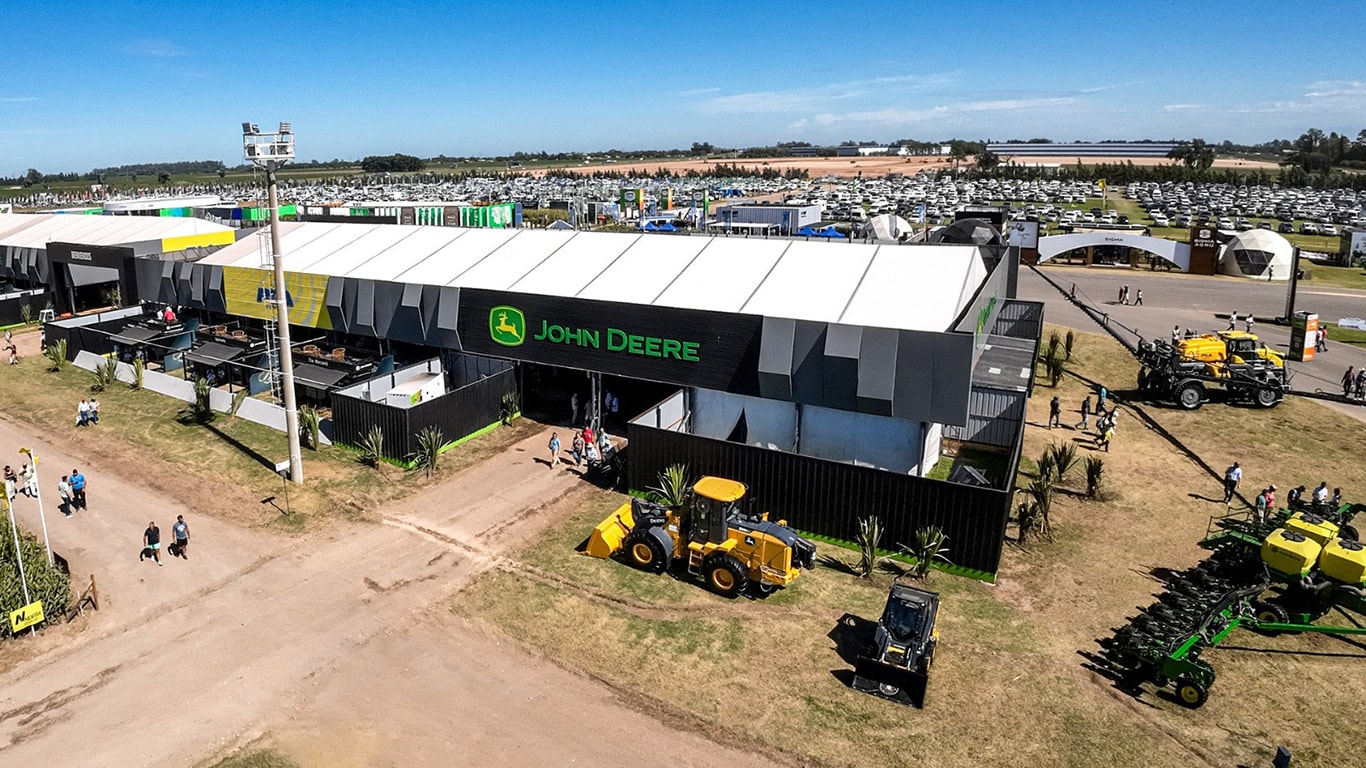 Vista desde la cima de un stand de John Deere.