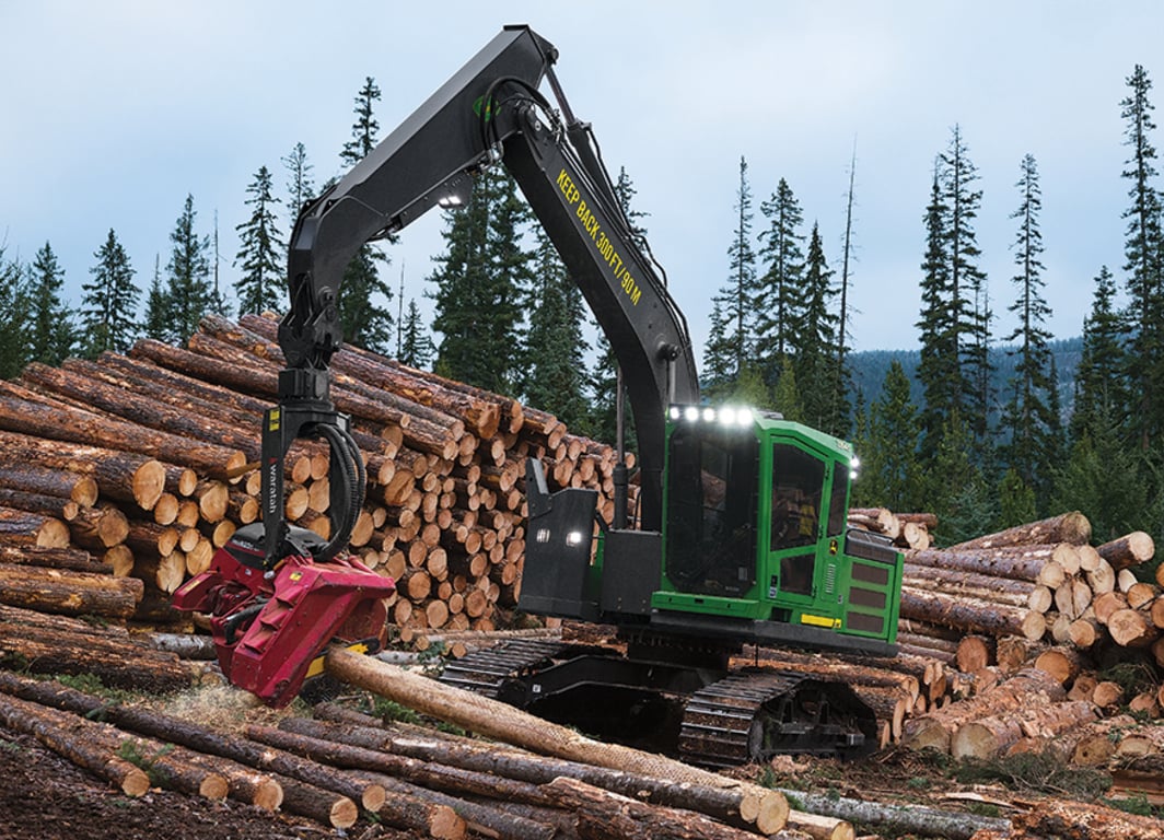 Imagen de estudio Máquina Forestal Giratoria 2154G.