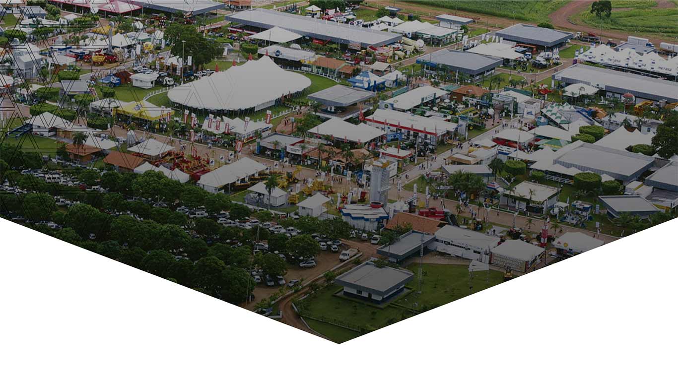 Banner que muestra una imagen esfumada de Brasil, país al cual viajará el ganador.
