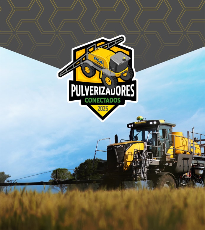 Pulverizador de PLA en el campo, debajo de una pancarta gris con el logotipo de Pulverizadores Conectados 2025