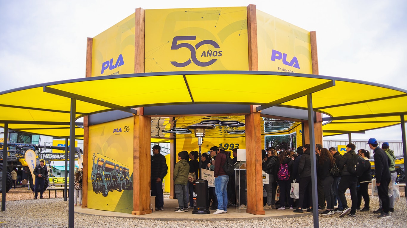 Stand de 50 años de PLA.