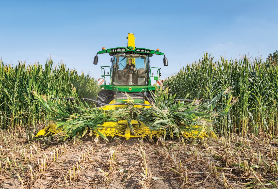 Cabezal rotativo para picadora de forraje con alimentación eficiente y alto rendimiento.
